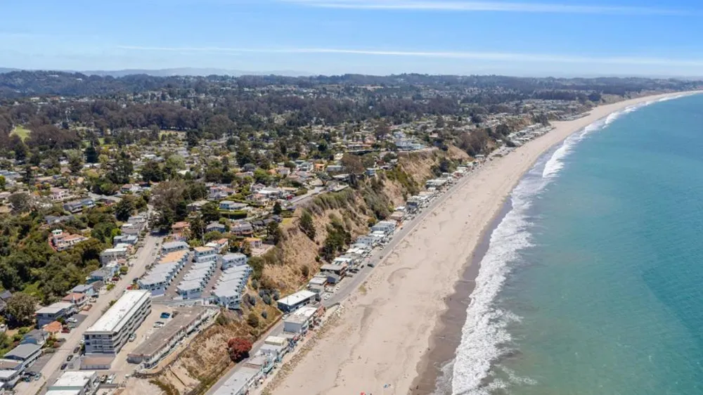 207 Kingsbury Drive Aptos, CA 95003