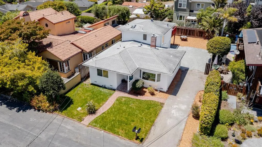 207 Kingsbury Drive Aptos, CA 95003