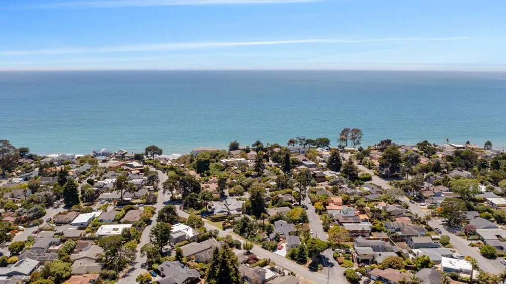 207 Kingsbury Drive Aptos, CA 95003