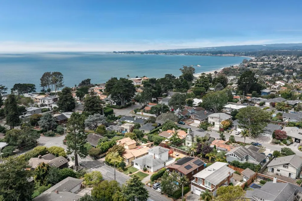 207 Kingsbury Drive Aptos, CA 95003