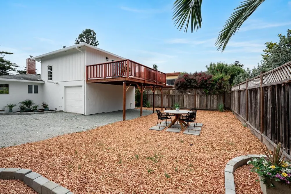 207 Kingsbury Drive Aptos, CA 95003