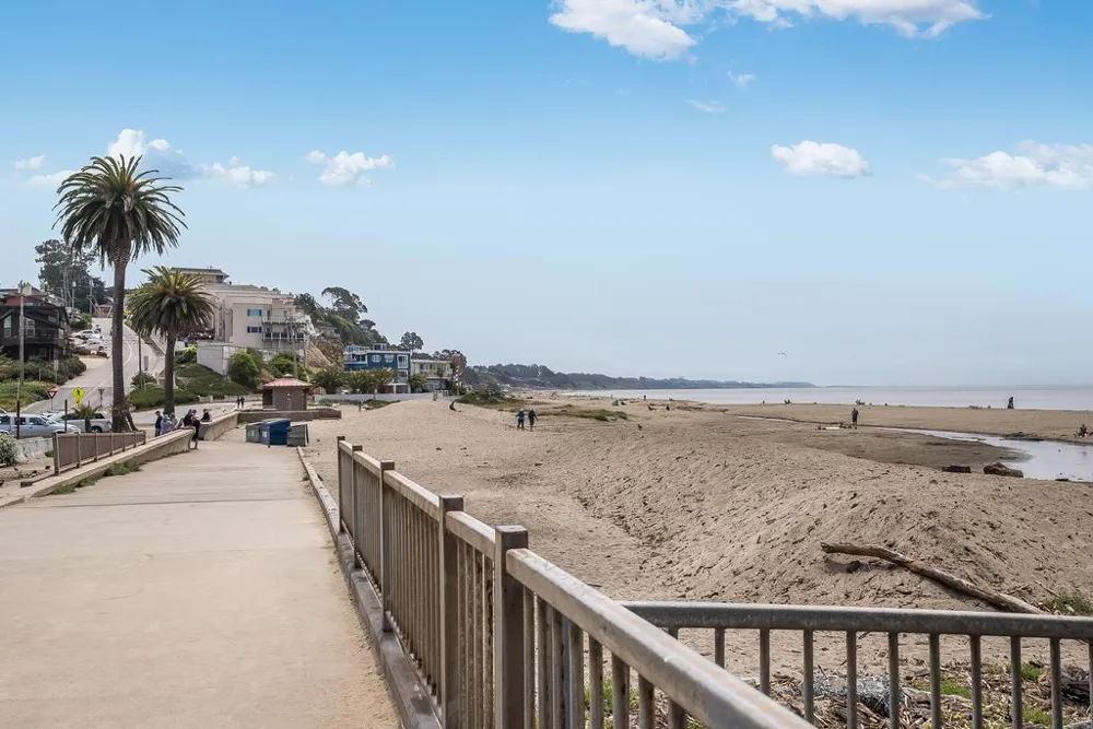207 Kingsbury Drive Aptos, CA 95003
