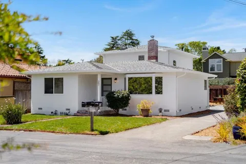 207 Kingsbury Drive
