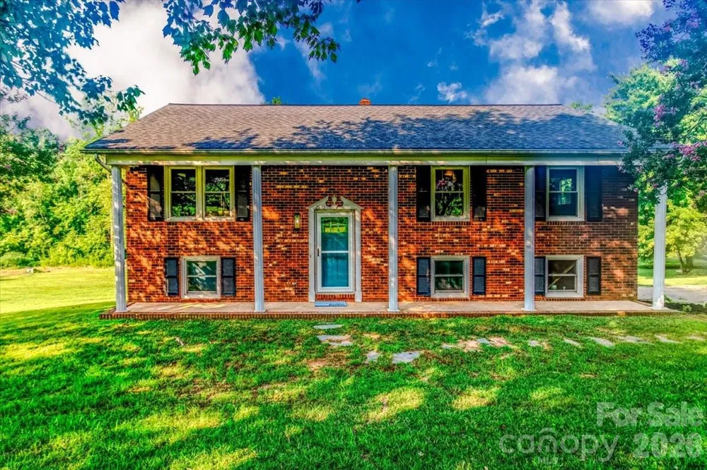 2910 Old Highway 60 Highway Ronda, NC 28670