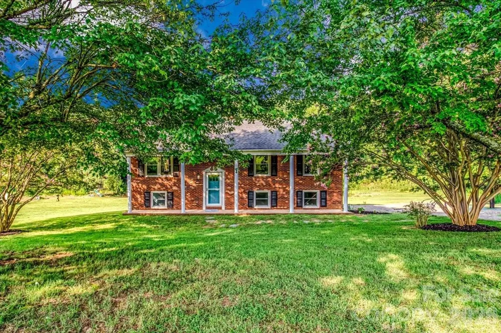 2910 Old Highway 60 Highway Ronda, NC 28670