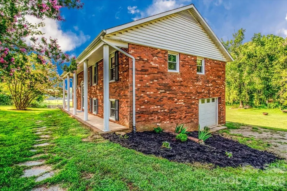 2910 Old Highway 60 Highway Ronda, NC 28670
