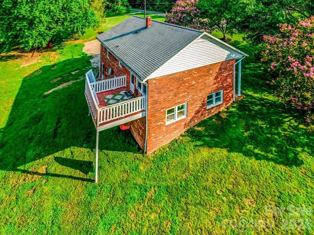 2910 Old Highway 60 Highway Ronda, NC 28670
