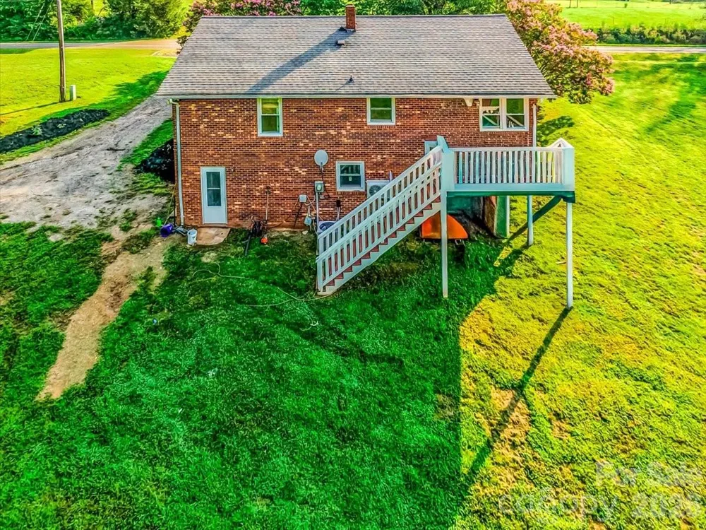 2910 Old Highway 60 Highway Ronda, NC 28670