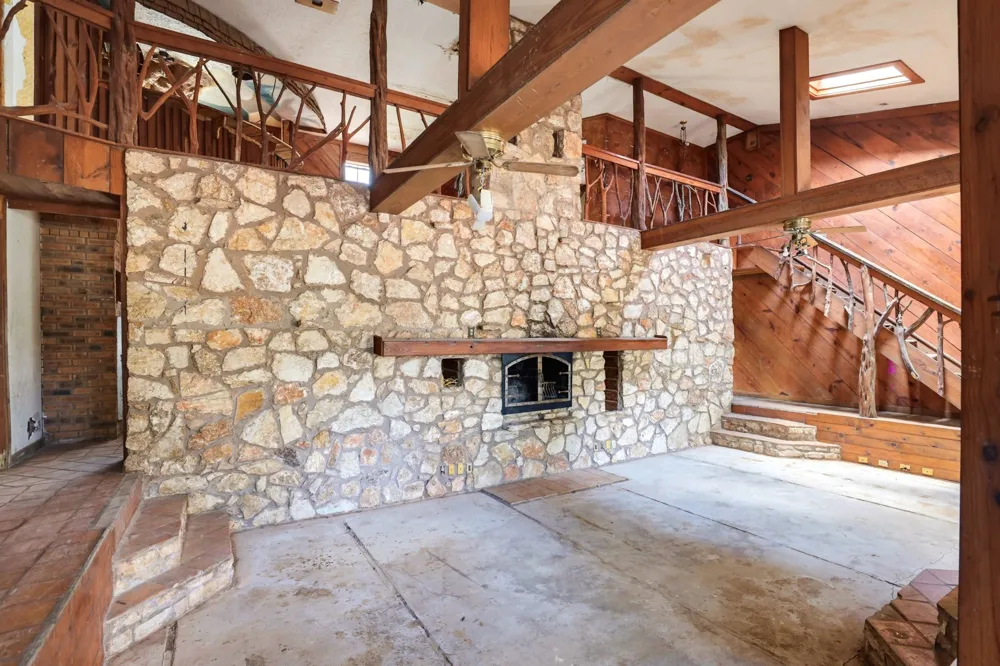 339 Shady Oaks Drive Floresville, TX 78114