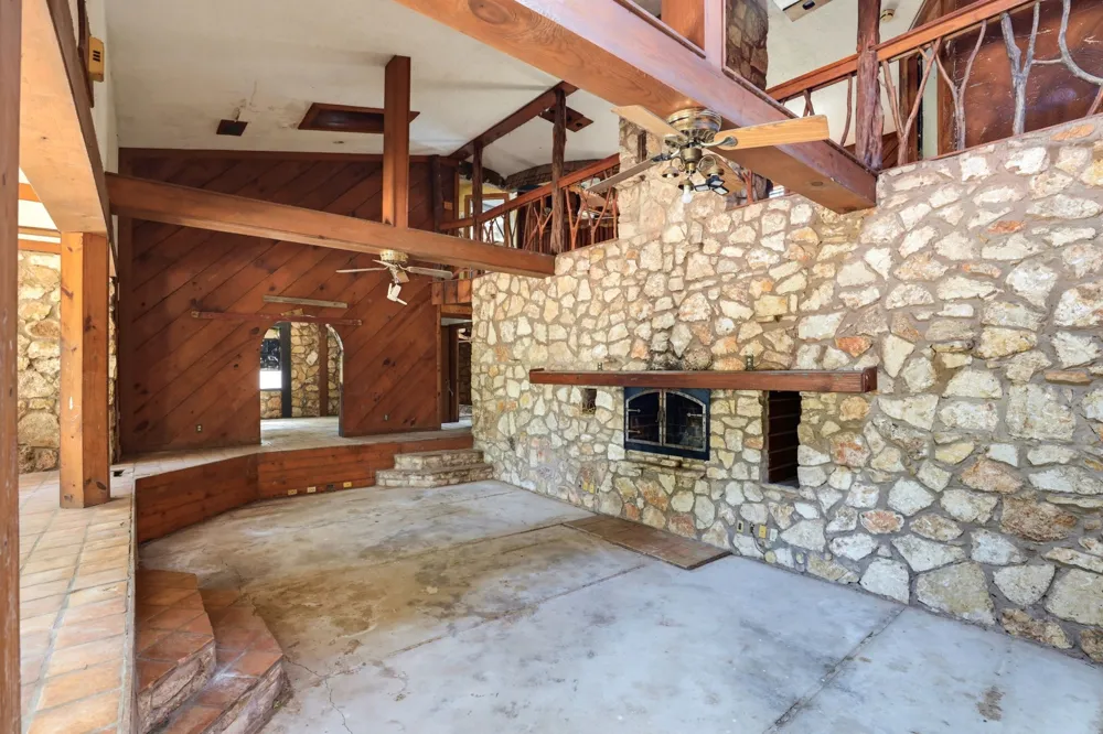 339 Shady Oaks Drive Floresville, TX 78114