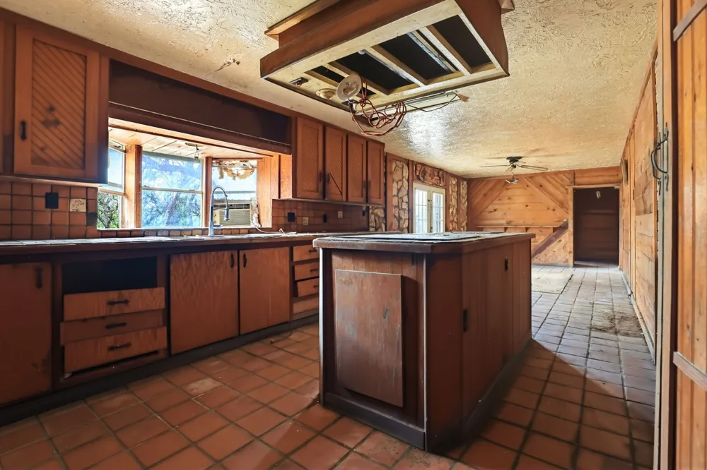 339 Shady Oaks Drive Floresville, TX 78114
