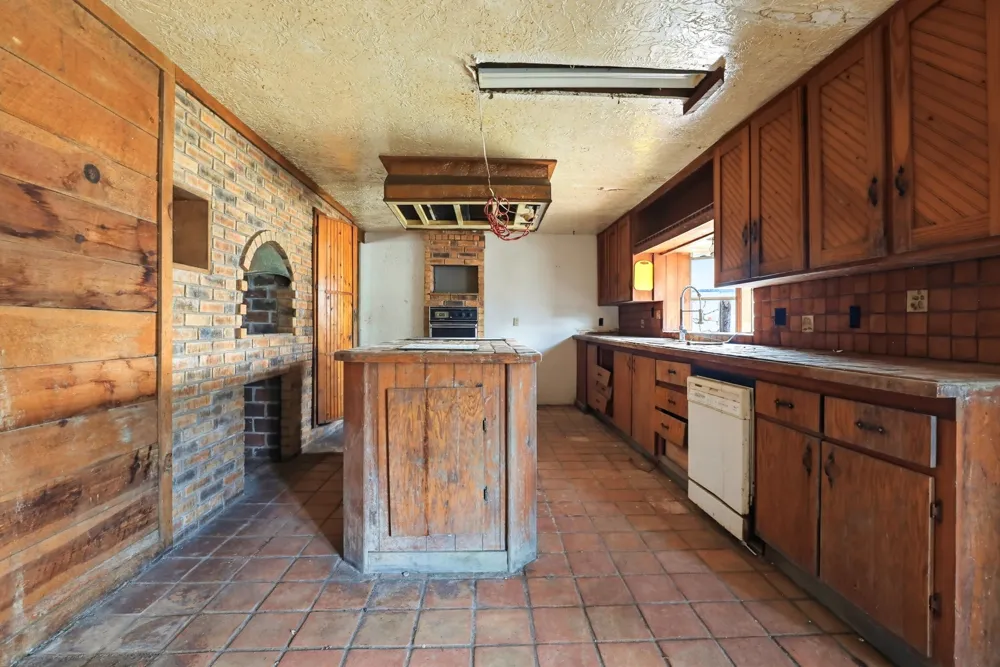 339 Shady Oaks Drive Floresville, TX 78114