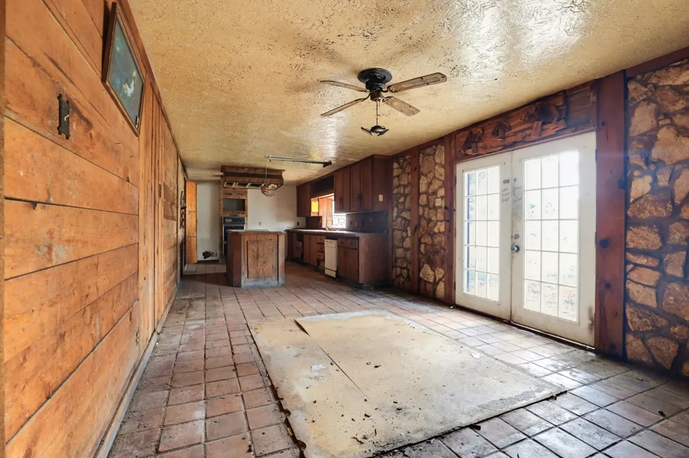 339 Shady Oaks Drive Floresville, TX 78114