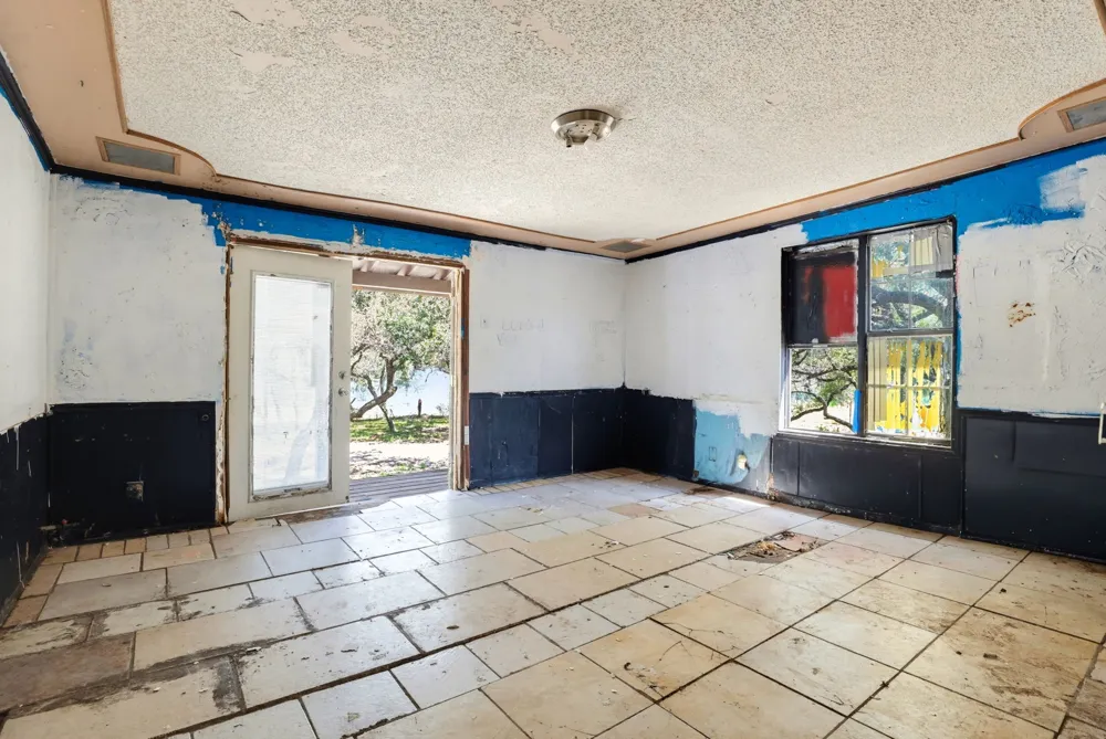 339 Shady Oaks Drive Floresville, TX 78114
