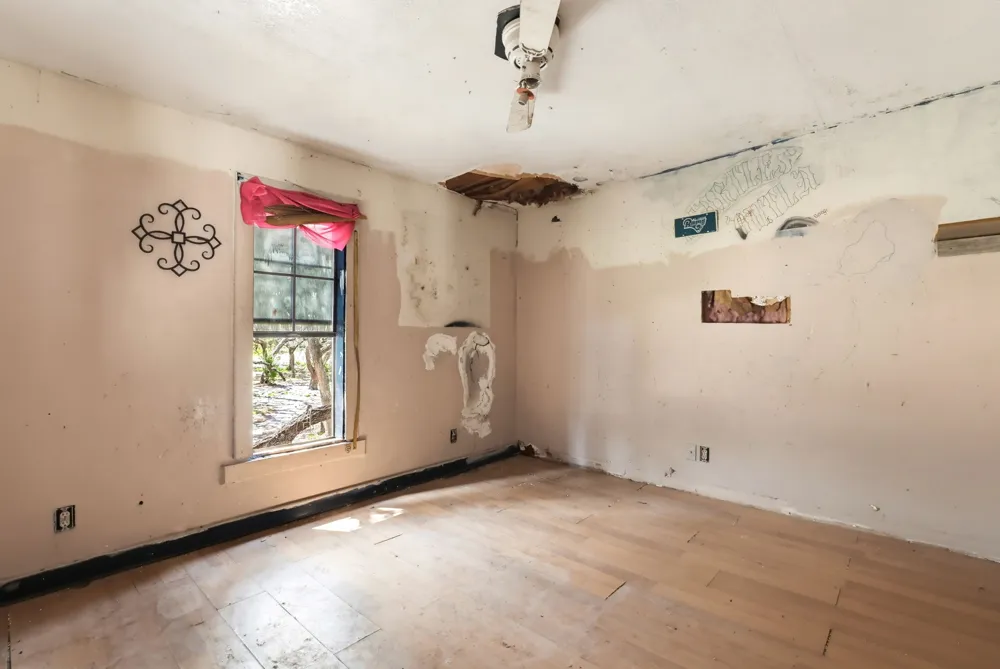 339 Shady Oaks Drive Floresville, TX 78114