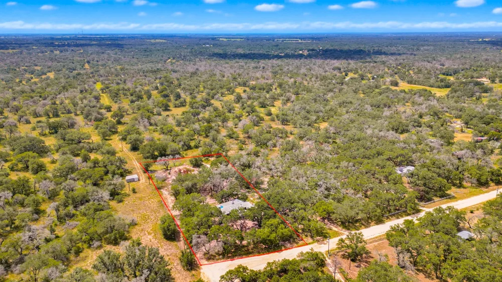 339 Shady Oaks Drive Floresville, TX 78114