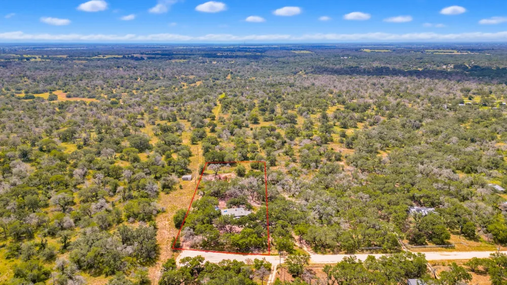339 Shady Oaks Drive Floresville, TX 78114