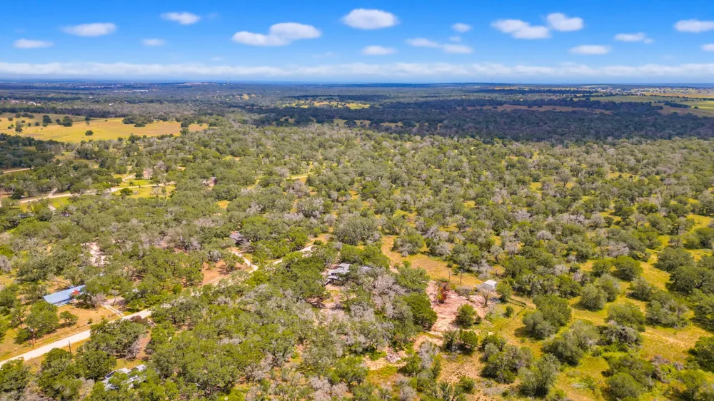 339 Shady Oaks Drive Floresville, TX 78114