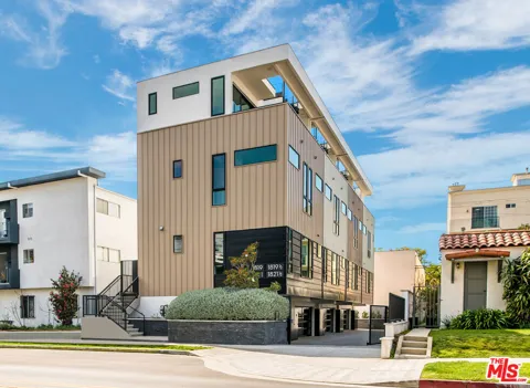 1819 Veteran Avenue