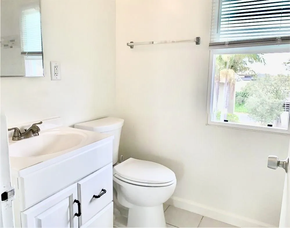 462 Seaward Road Corona del Mar, CA 92625