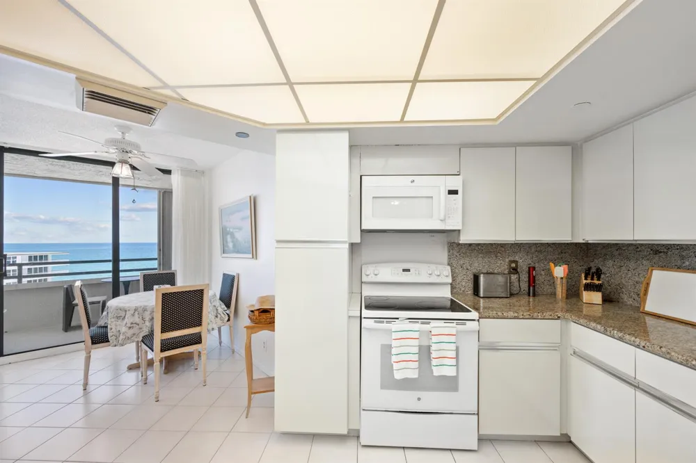 3560 S Ocean Boulevard #Ph-6 South Palm Beach, FL 33480