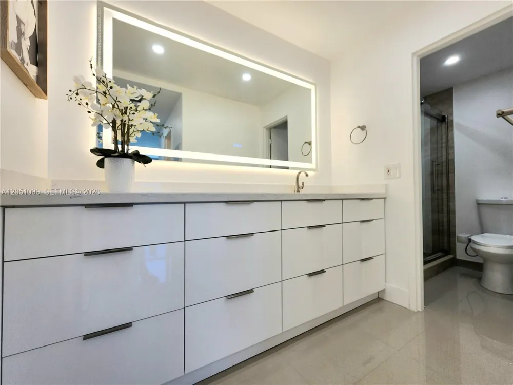 3505 S Ocean Dr #521 Hollywood, FL 33019