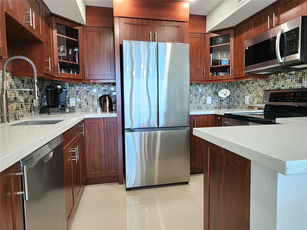 3505 S Ocean Dr #521 Hollywood, FL 33019