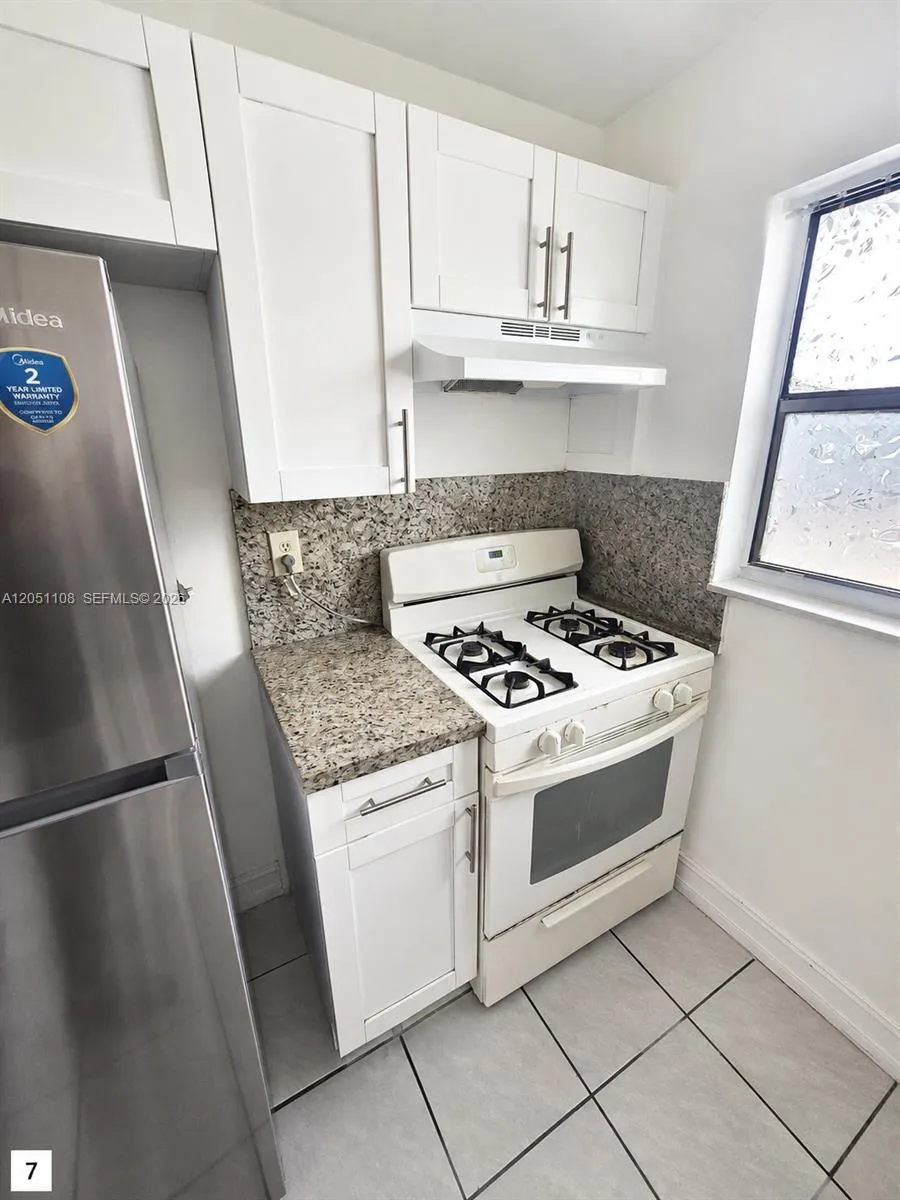 1655 W 44th Pl #304 Hialeah, FL 33012