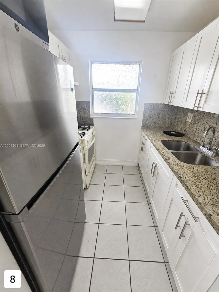 1655 W 44th Pl #304 Hialeah, FL 33012