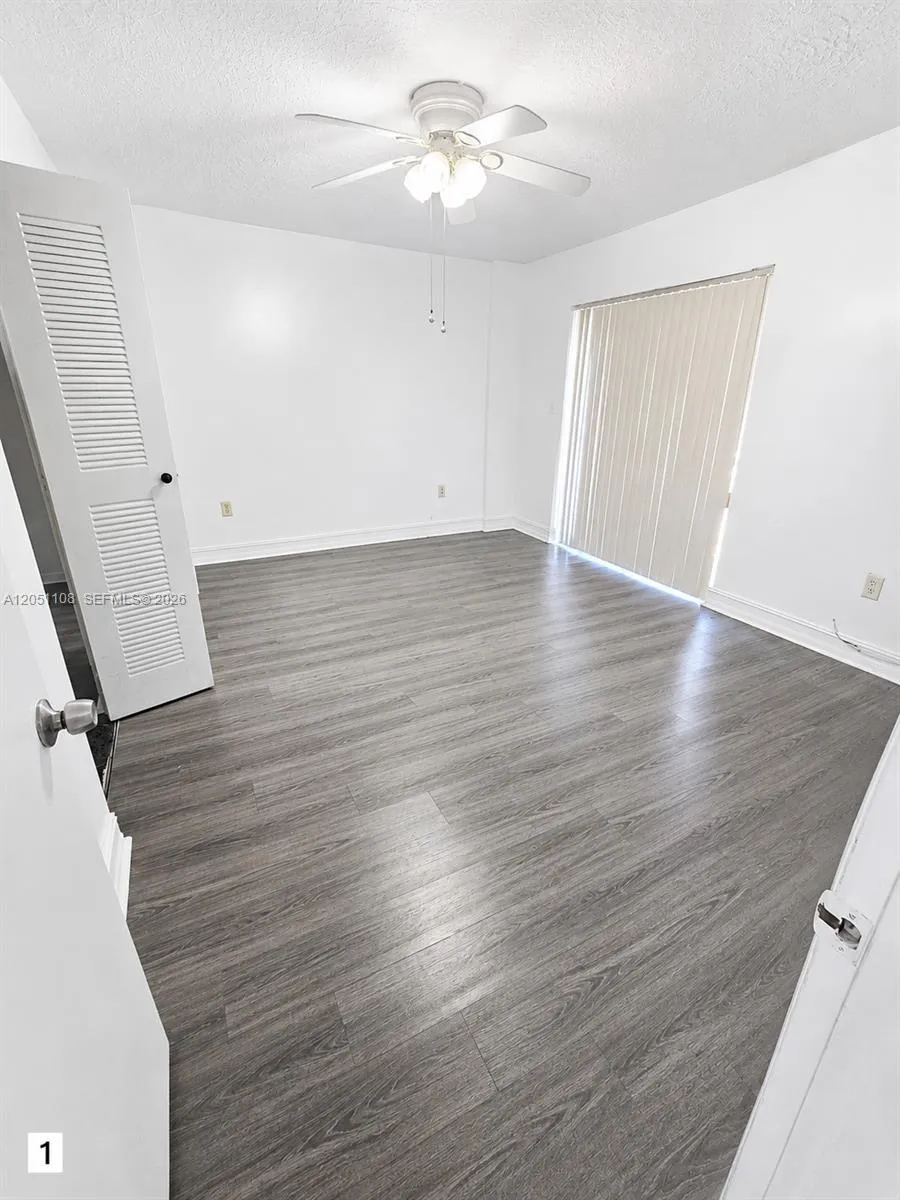 1655 W 44th Pl #304 Hialeah, FL 33012