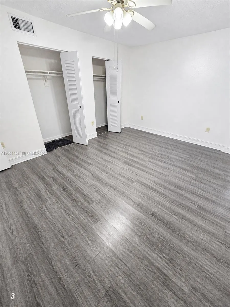 1655 W 44th Pl #304 Hialeah, FL 33012