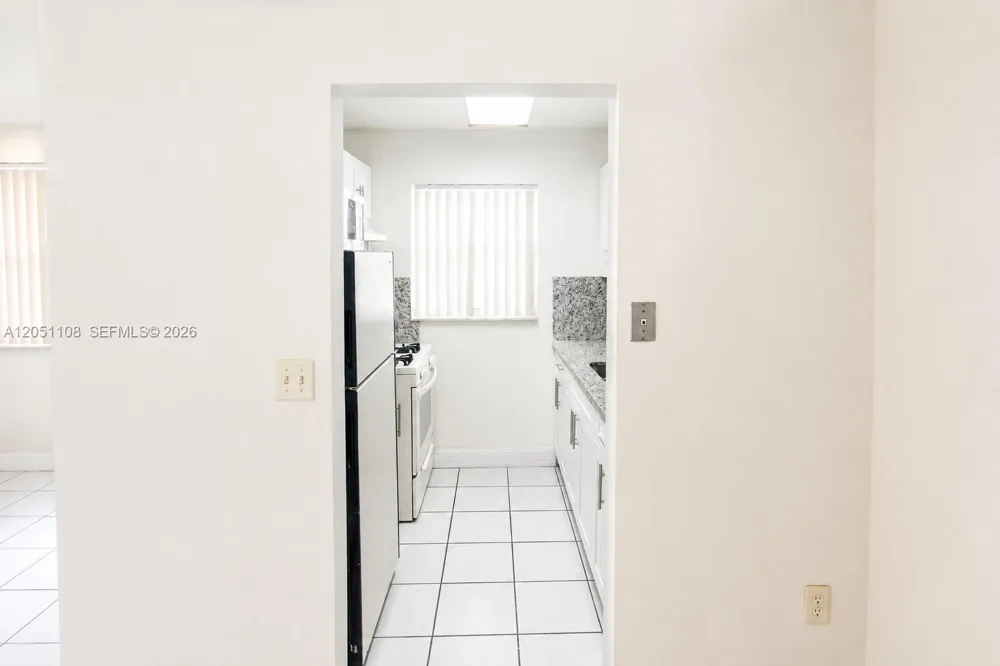 1655 W 44th Pl #304 Hialeah, FL 33012