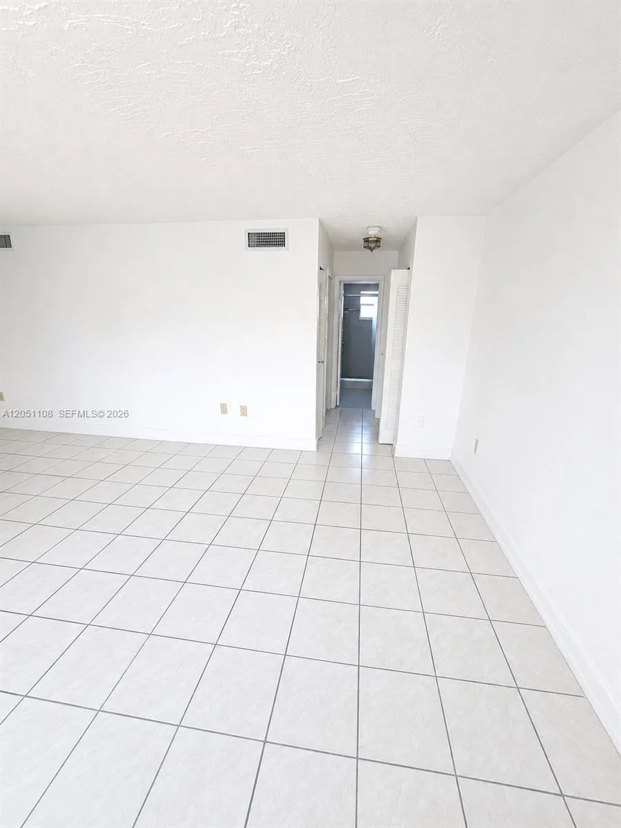1655 W 44th Pl #304 Hialeah, FL 33012