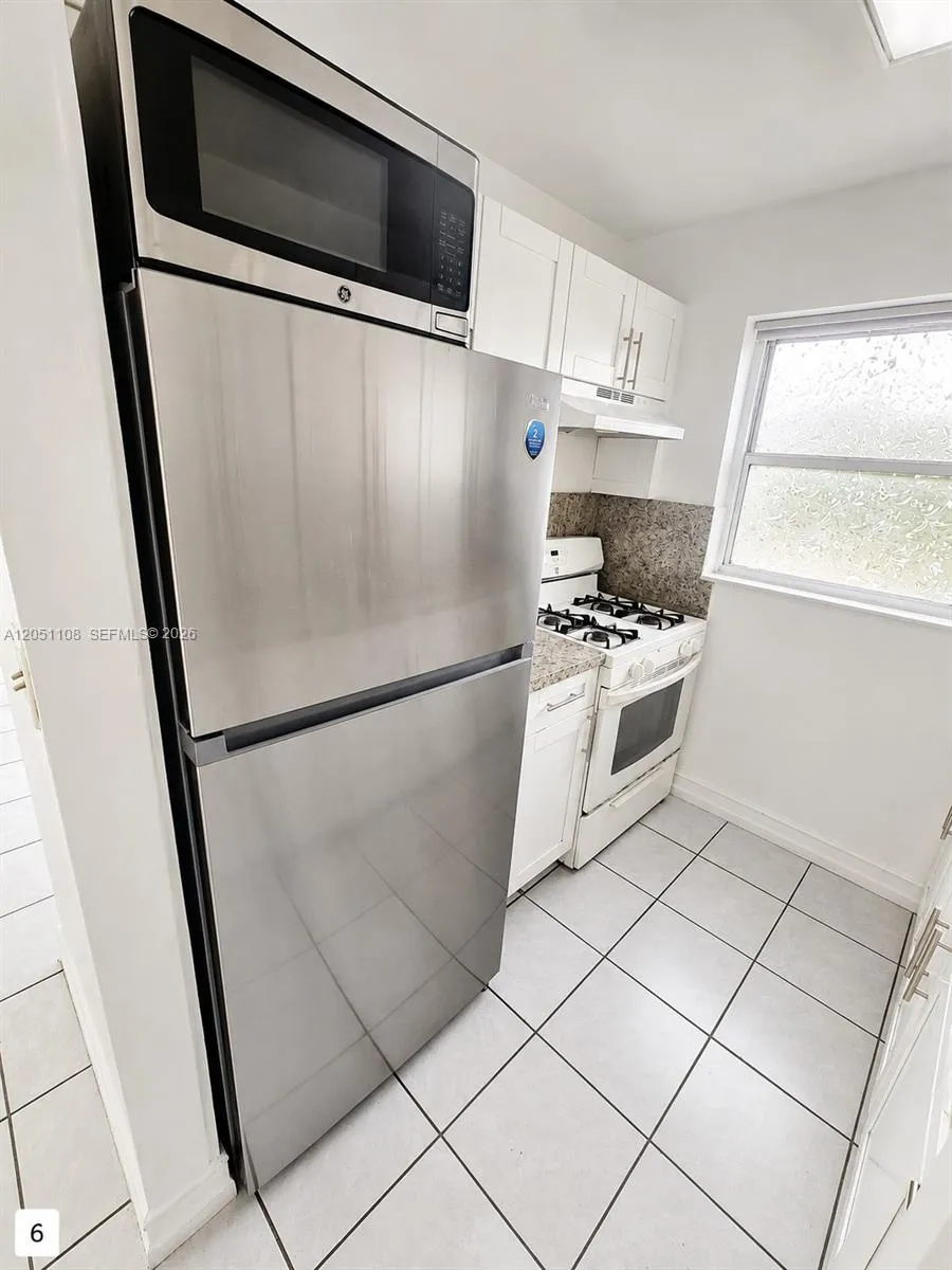 1655 W 44th Pl #304 Hialeah, FL 33012
