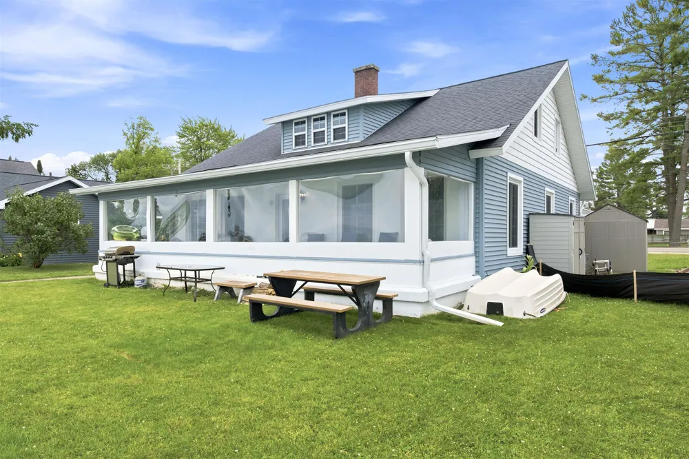 7636 Crystal Beach Clearwater Township, MI 49676