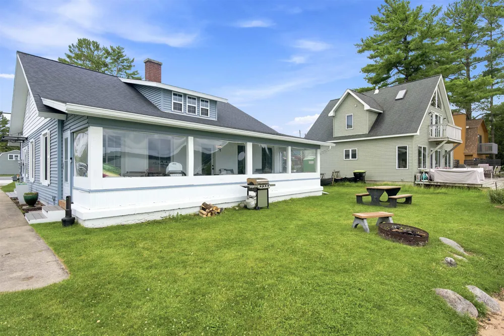 7636 Crystal Beach Clearwater Township, MI 49676