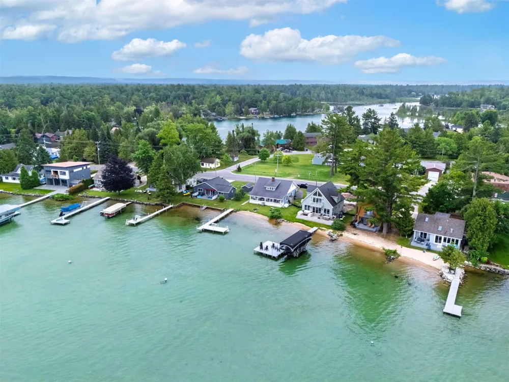 7636 Crystal Beach Clearwater Township, MI 49676