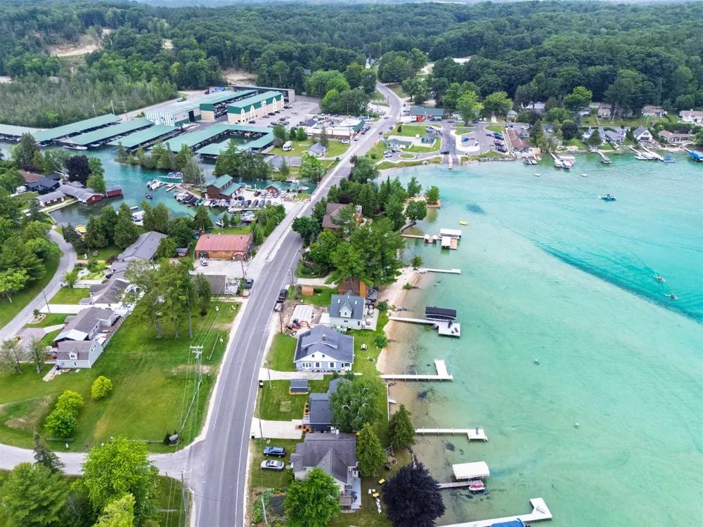 7636 Crystal Beach Clearwater Township, MI 49676