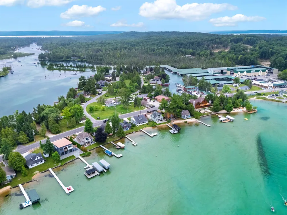 7636 Crystal Beach Clearwater Township, MI 49676