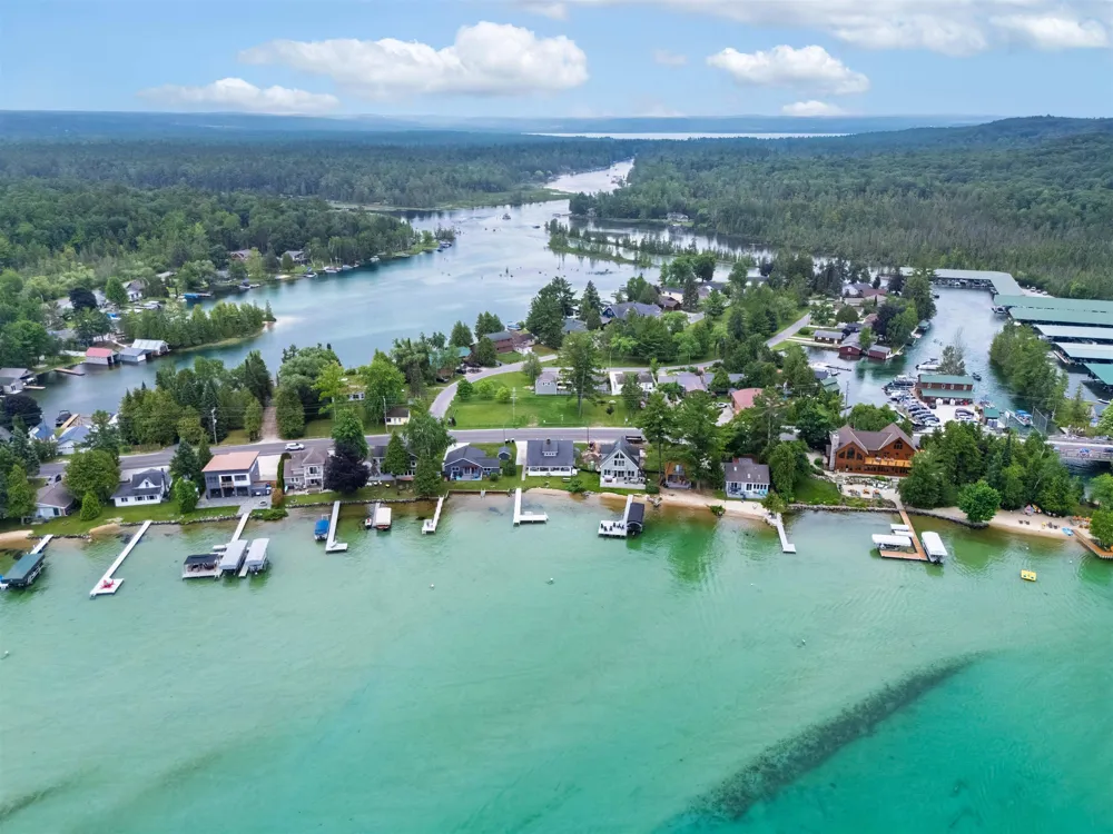 7636 Crystal Beach Clearwater Township, MI 49676
