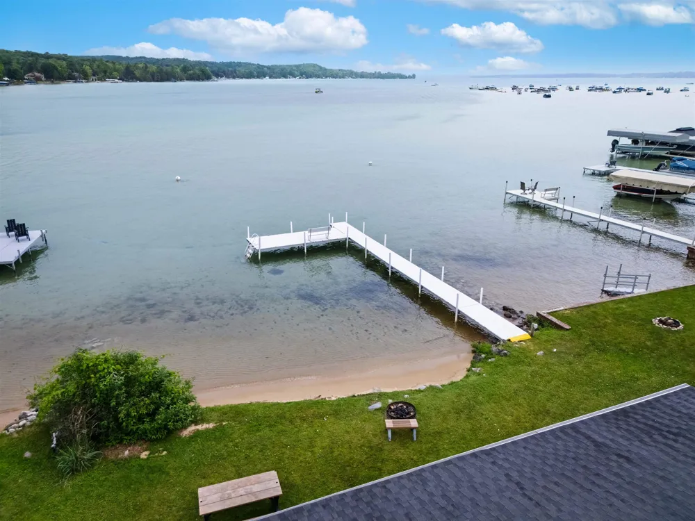 7636 Crystal Beach Clearwater Township, MI 49676