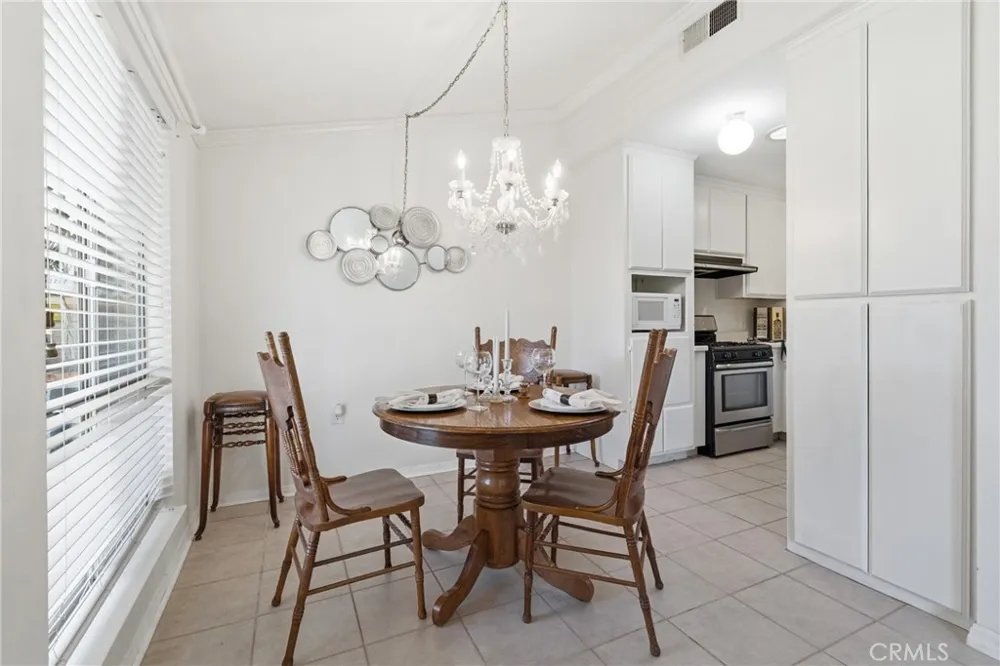 19158 Avenue Of The Oaks #C Newhall, CA 91321