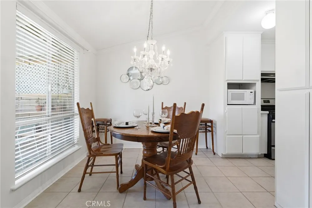 19158 Avenue Of The Oaks #C Newhall, CA 91321