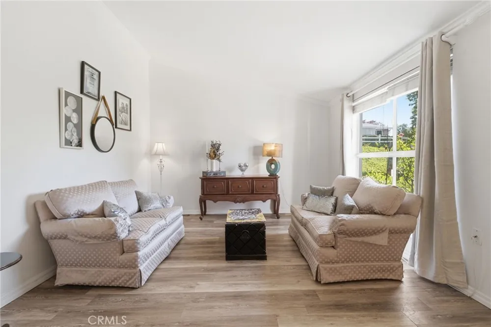 19158 Avenue Of The Oaks #C Newhall, CA 91321
