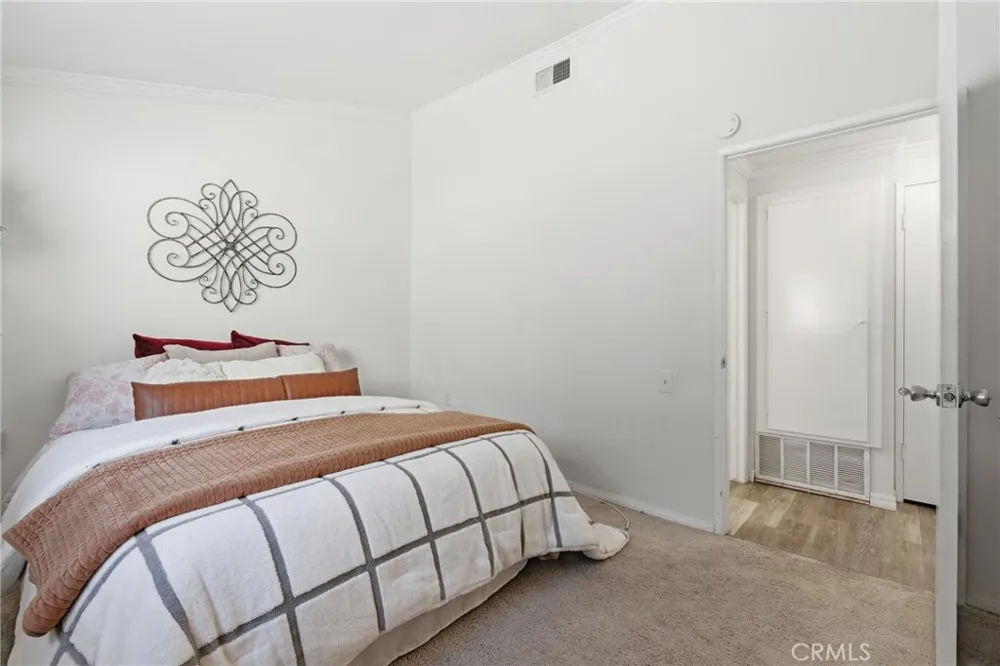 19158 Avenue Of The Oaks #C Newhall, CA 91321
