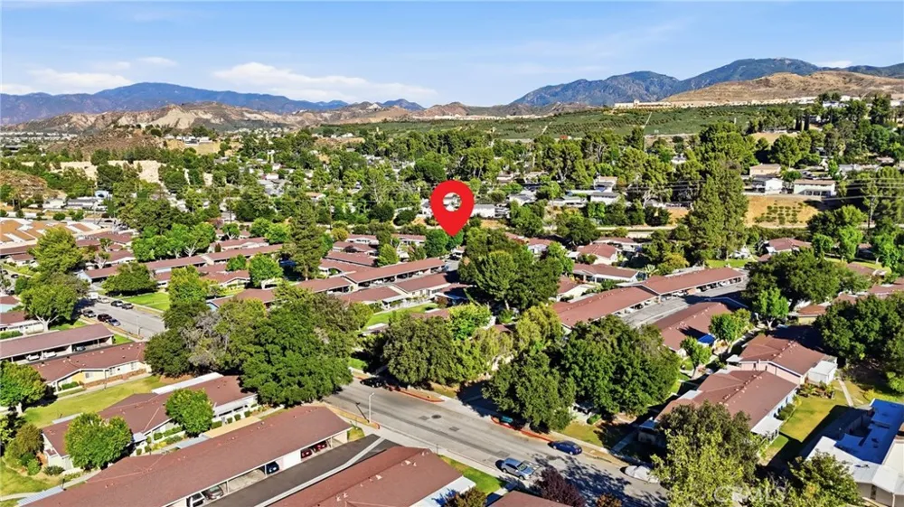 19158 Avenue Of The Oaks #C Newhall, CA 91321