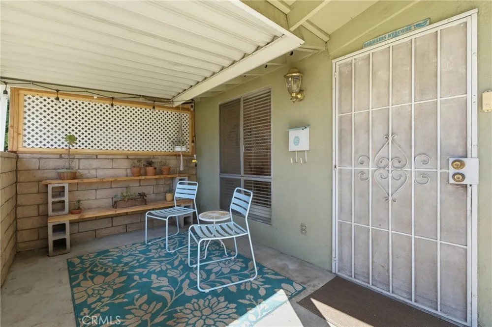 19158 Avenue Of The Oaks #C Newhall, CA 91321