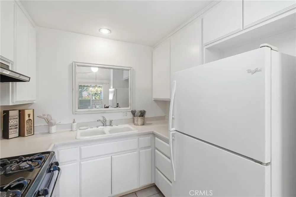 19158 Avenue Of The Oaks #C Newhall, CA 91321