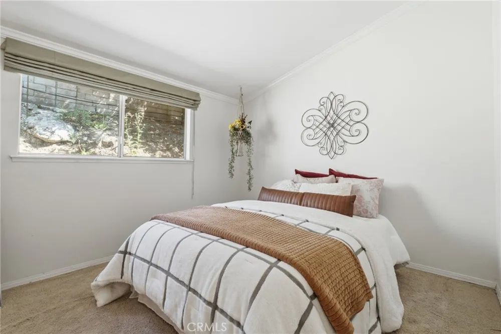 19158 Avenue Of The Oaks #C Newhall, CA 91321
