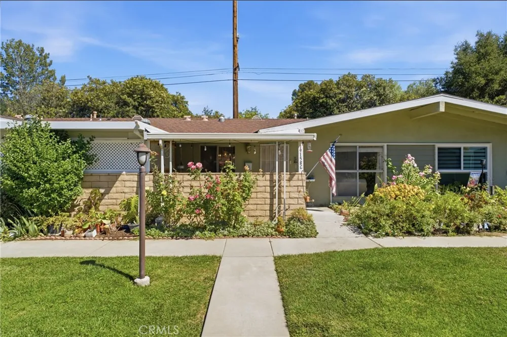 19158 Avenue Of The Oaks #C Newhall, CA 91321